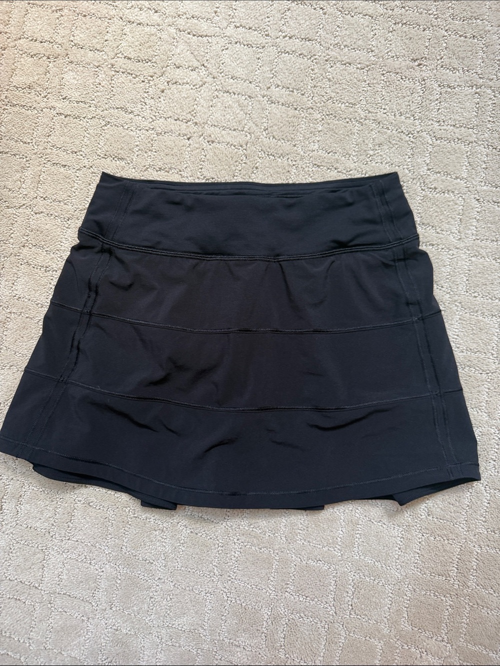 Lululemon Mid-Rise Pace Rival
Skirt long - size 2 Black